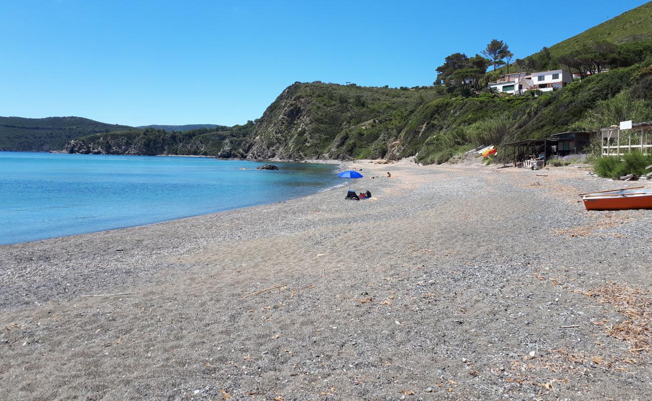 Foto de Norsi beach con guijarro fino gris superficie