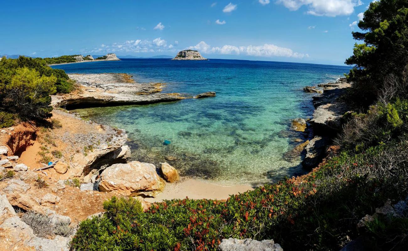 Foto de Cala del Brucato con arena brillante superficie