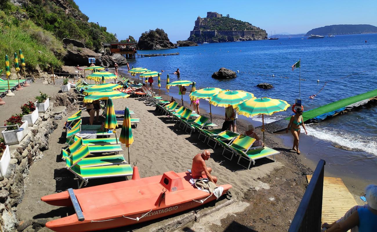 Foto de Spiaggia di Cartaromana con arena fina y guijarros superficie