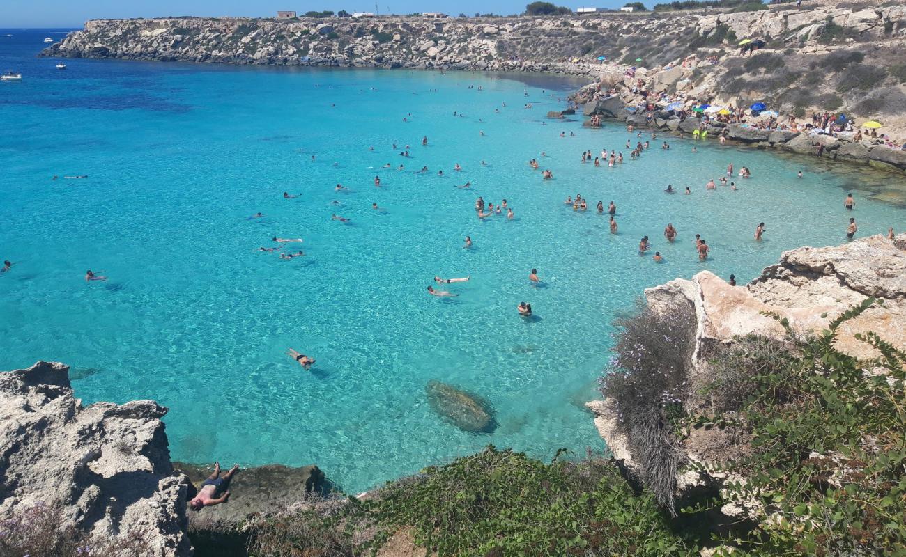 Foto de Cliff Cala Azzurra con piedra superficie