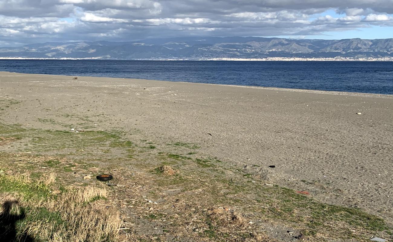 Foto de Contrada Runci con arena gris y guijarros superficie