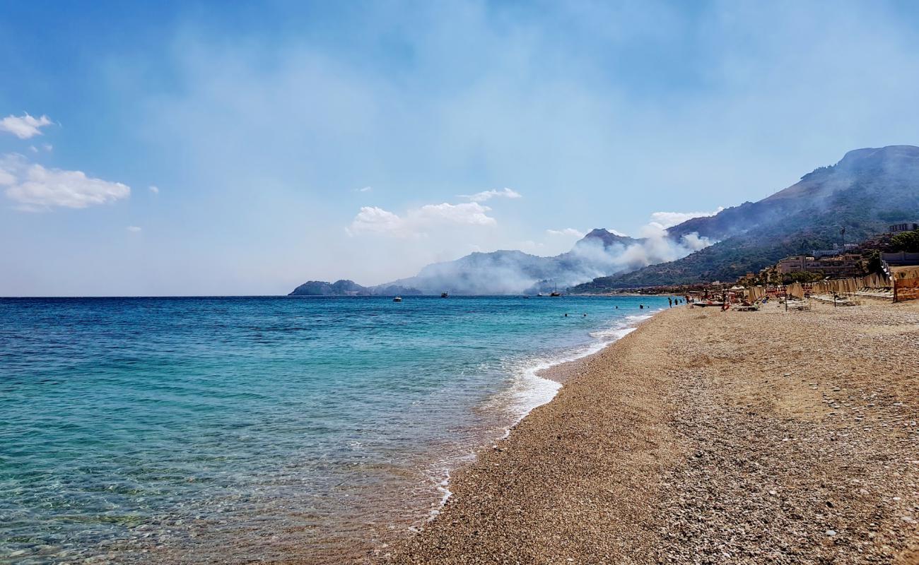 Foto de Spiaggia di Letojanni II con guijarro ligero superficie