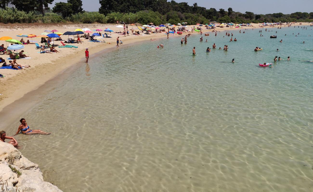 Foto de Marchesa di Cassibile con arena fina oscura superficie