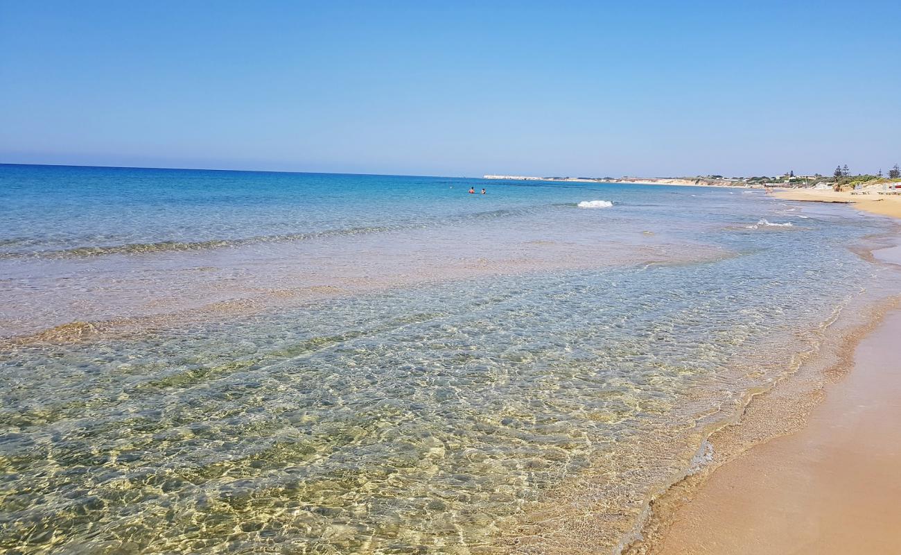 Foto de Playa Carratois con arena oscura superficie