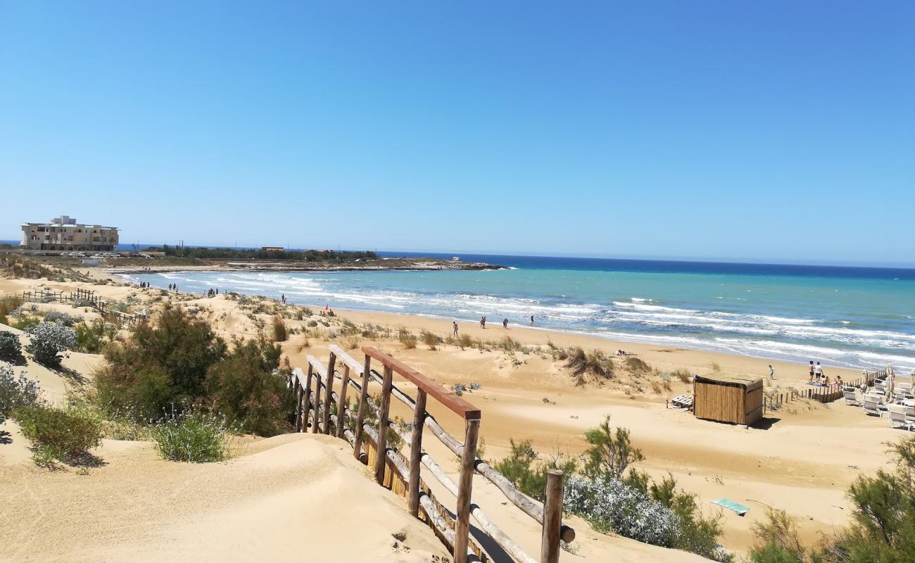 Foto de Marina di Modica con brillante arena fina superficie