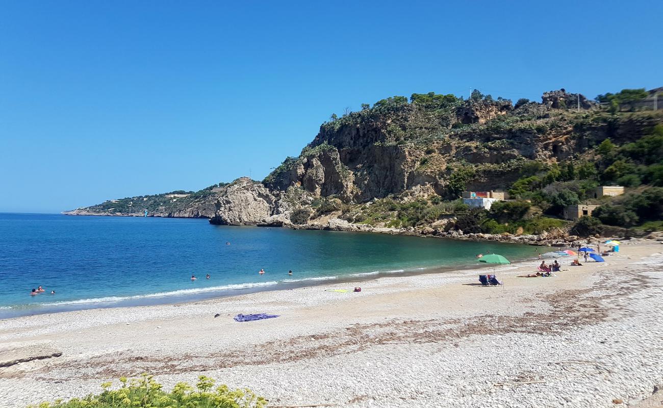 Foto de San Cataldo con arena fina y guijarros superficie