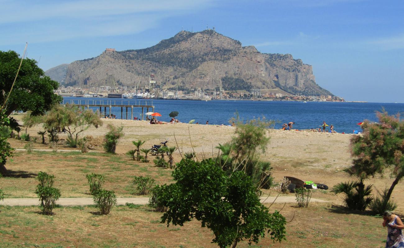 Foto de Palermo beach con guijarro fino gris superficie