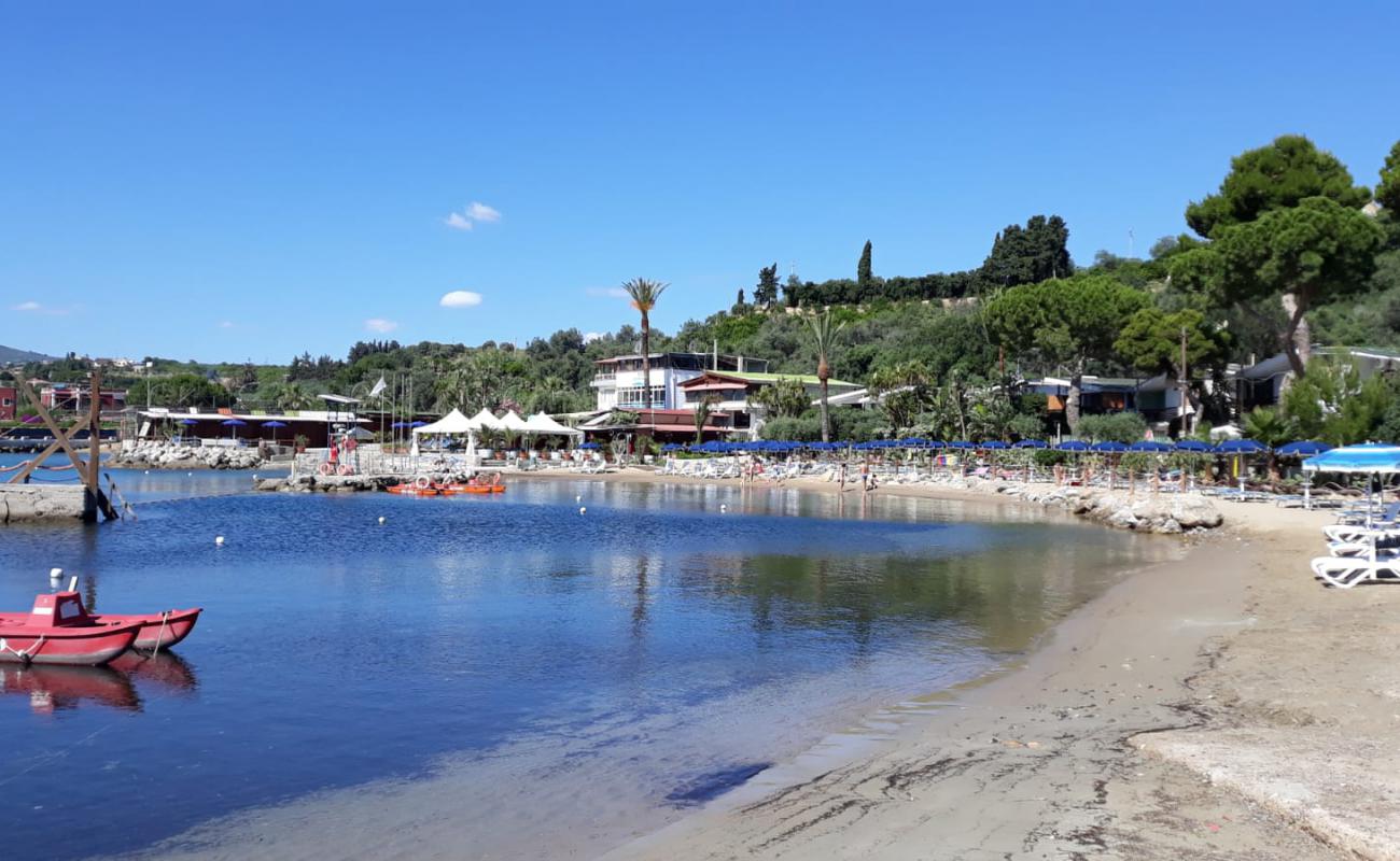 Foto de Lido Porto Di Spagna con arena brillante superficie