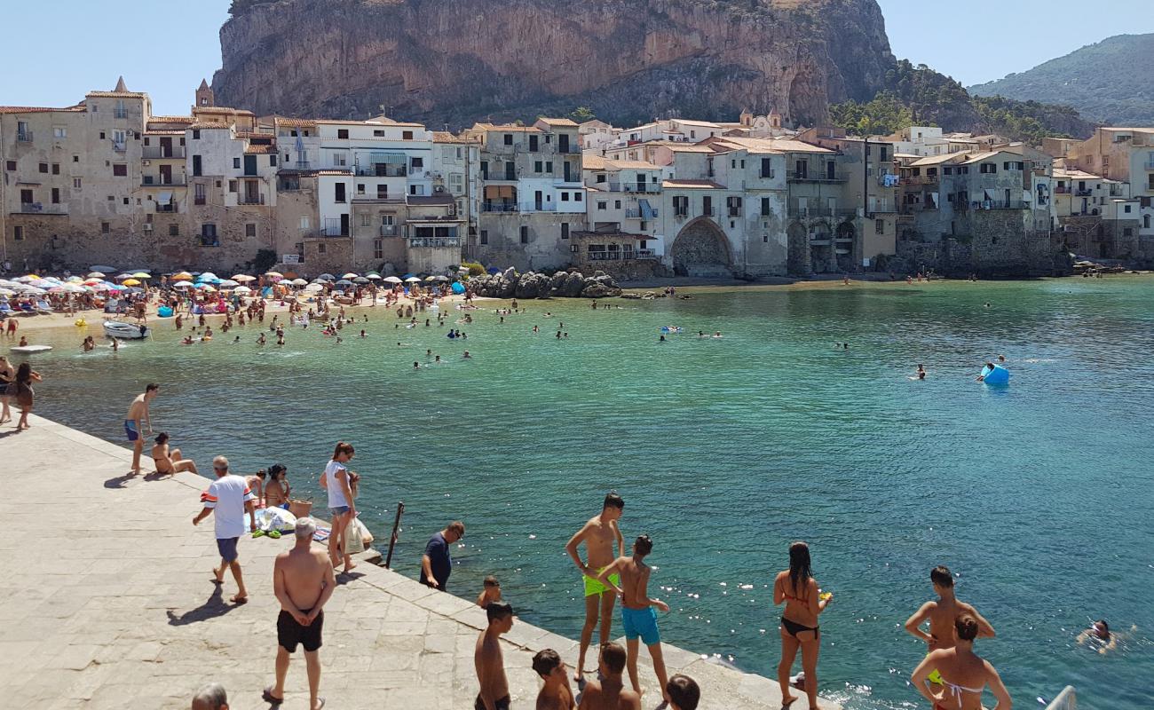 Foto de Cefalu beach II con arena brillante superficie