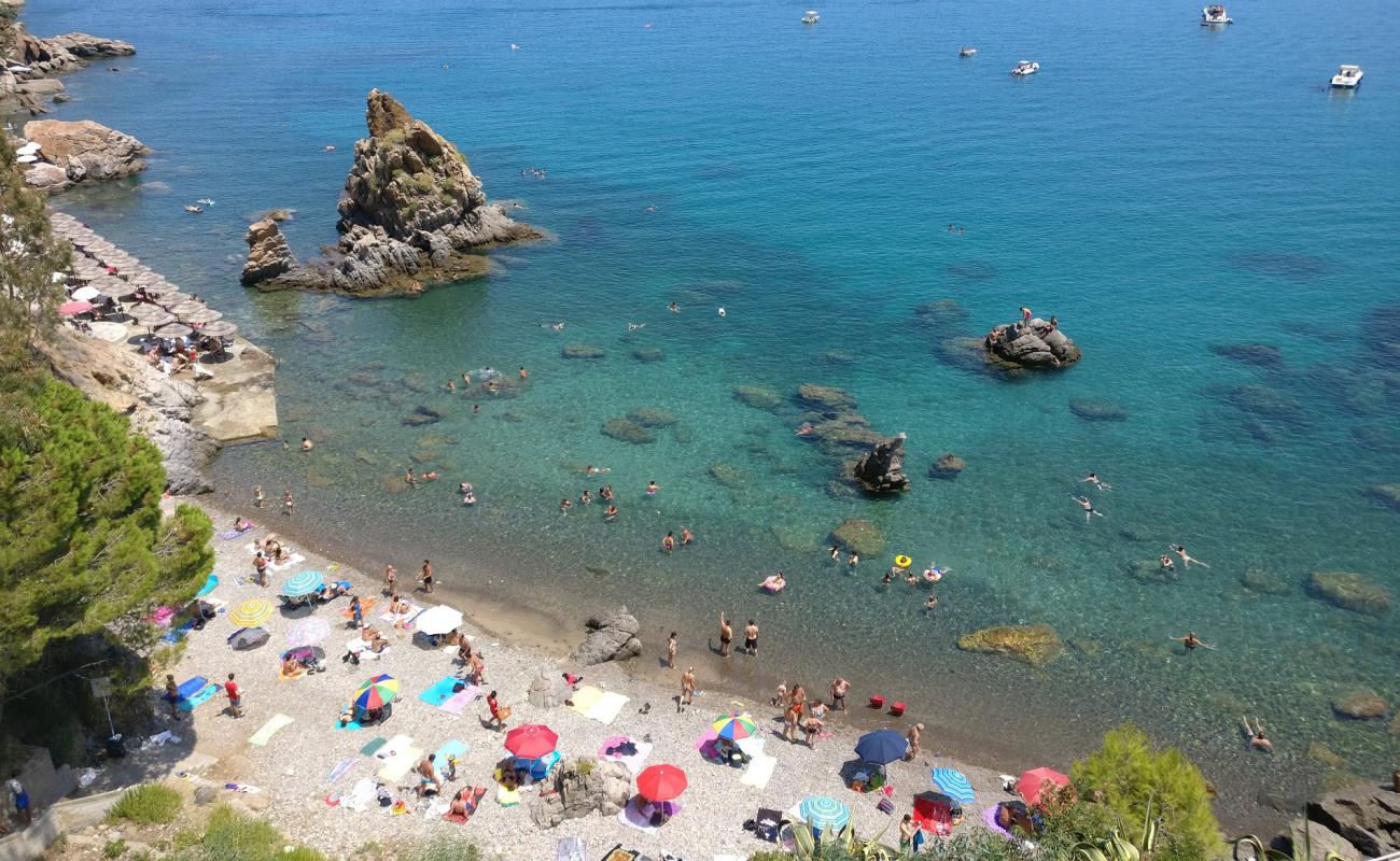 Foto de Kalura beach con guijarro ligero superficie