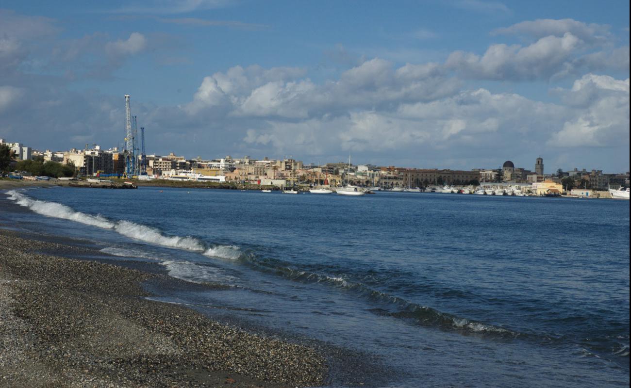 Foto de Santa Marina di Milazzo con guijarro gris superficie