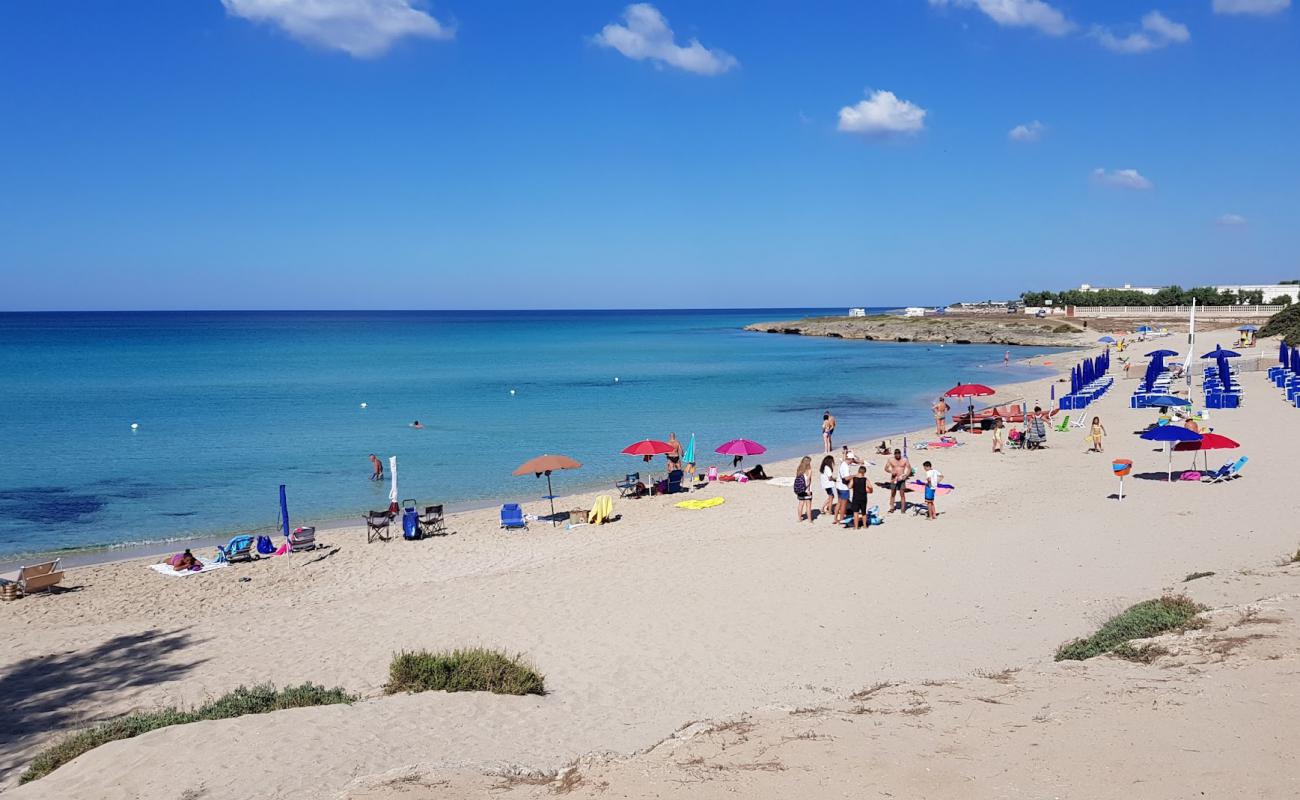 Foto de Cesareo beach con arena brillante superficie