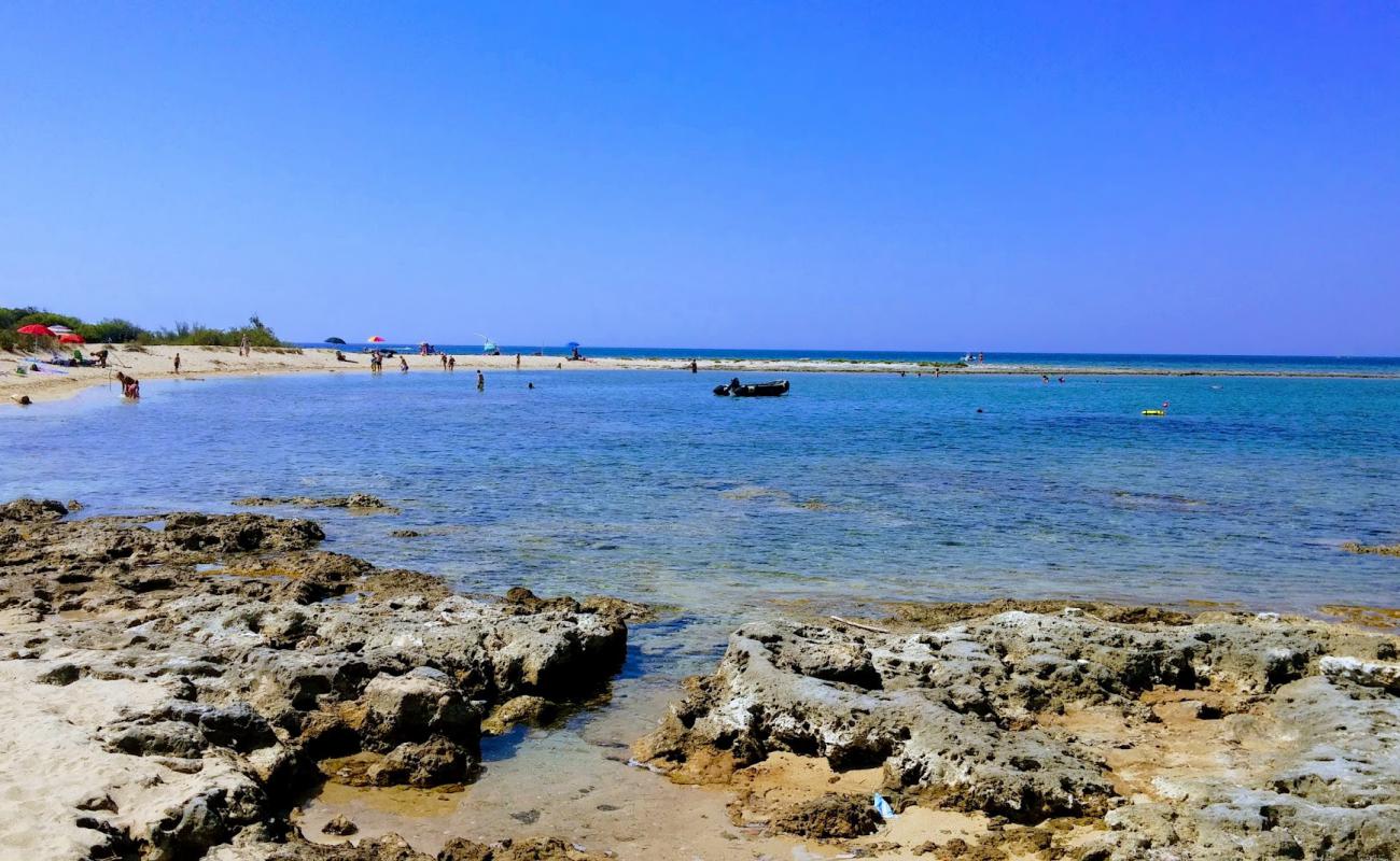 Foto de Scoglio il campo beach con arena brillante superficie