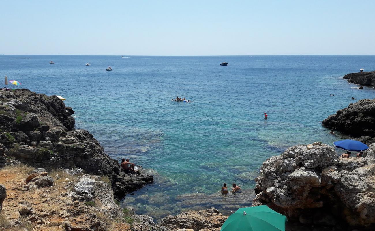 Foto de Baia di Torre Uluzzo con hormigón superficie