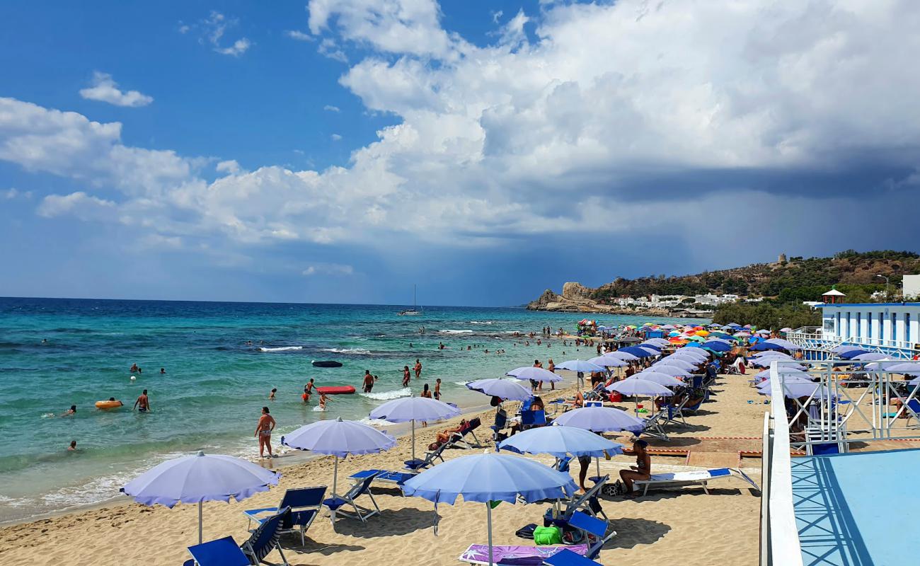 Foto de Spiaggia di Lido Conchiglie con brillante arena fina superficie