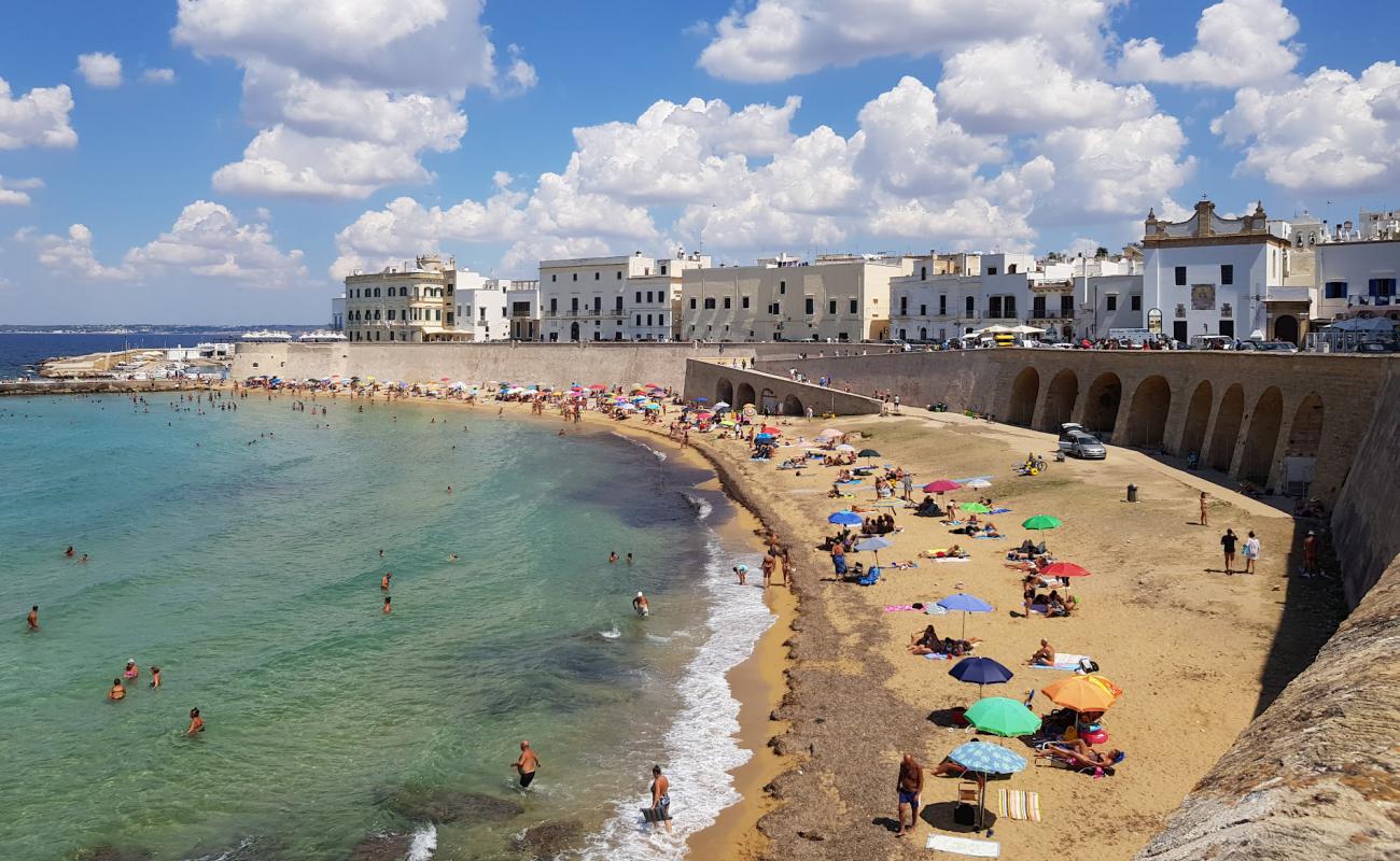 Foto de Spiaggia della Purita con arena brillante superficie