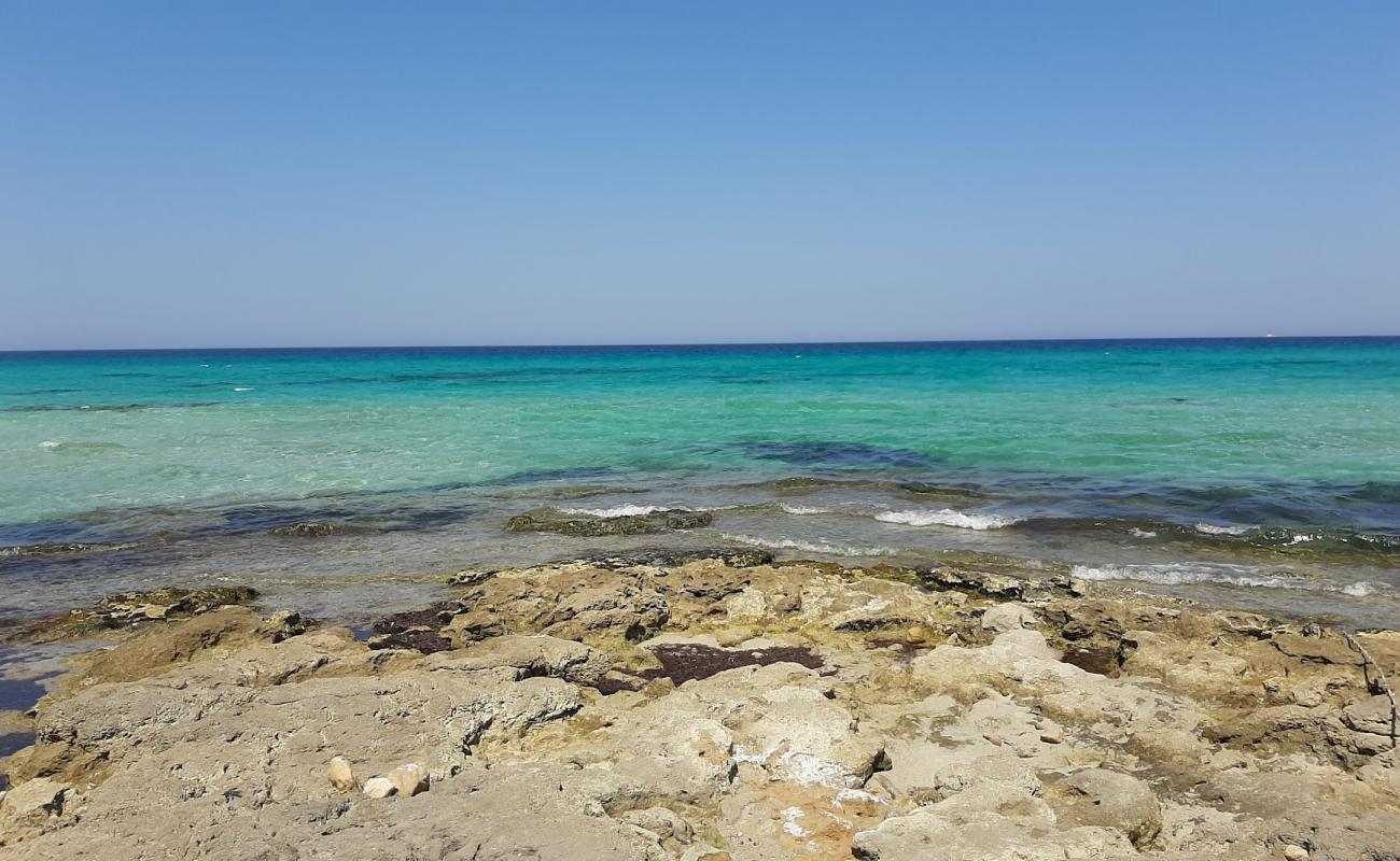 Foto de Calette Punta Pizzo con arena brillante superficie