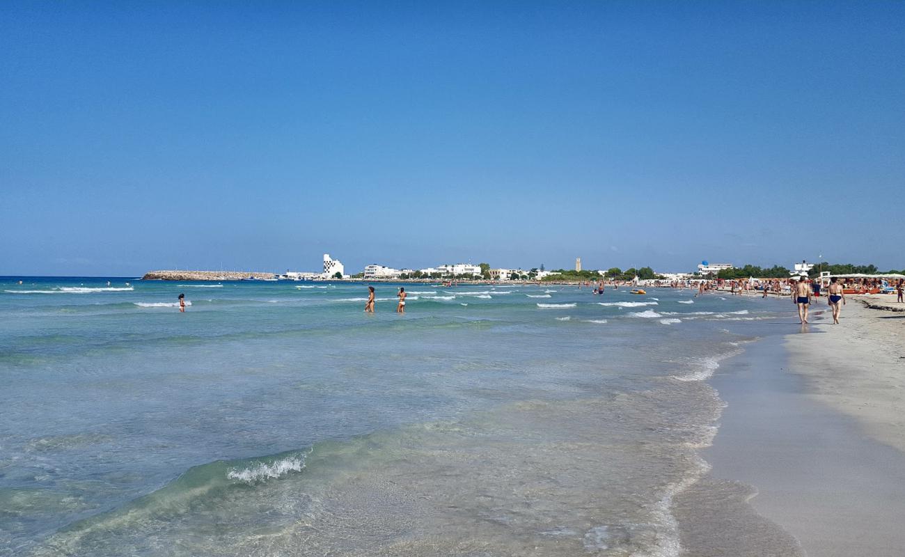 Foto de Playa de Torre San Giovanni con brillante arena fina superficie