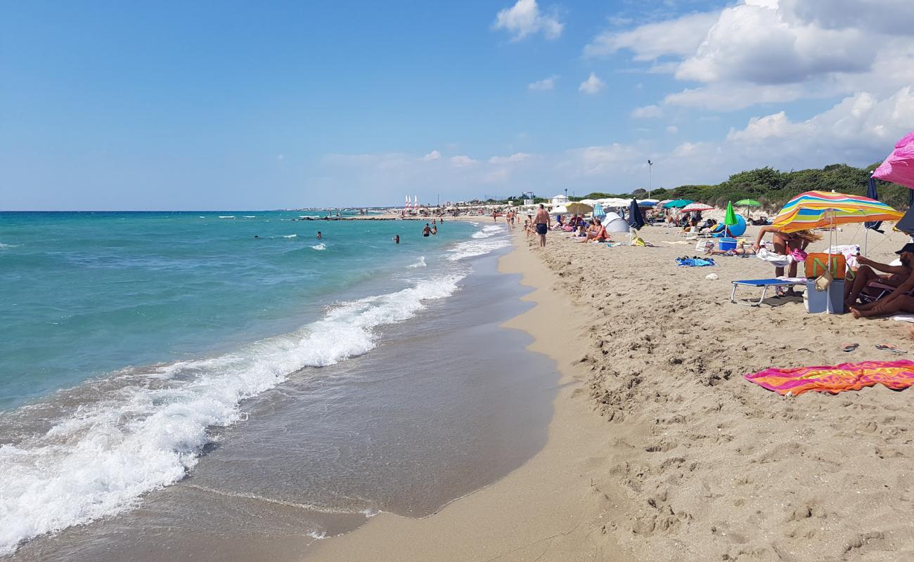 Foto de Spiaggia di Via G.Battista con brillante arena fina superficie