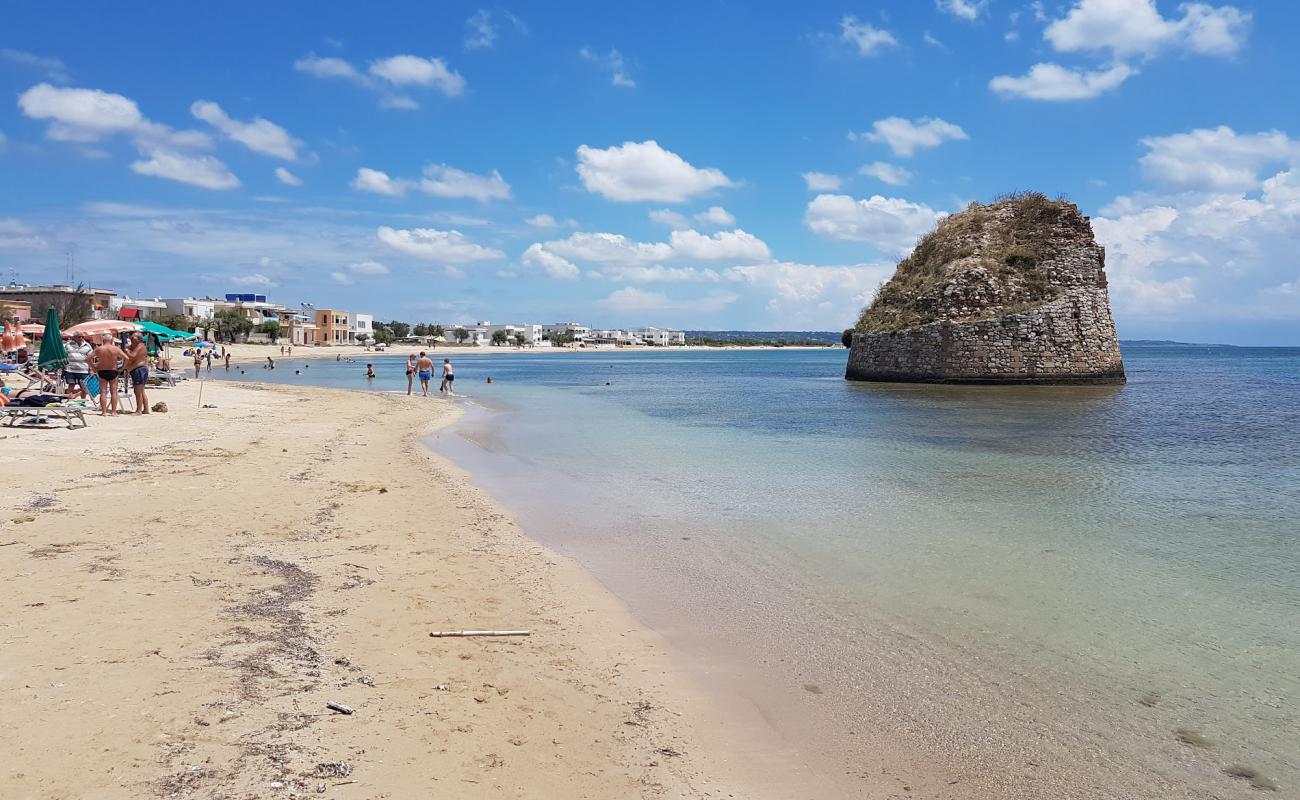 Foto de Spiaggia Marina Di Salve con brillante arena fina superficie