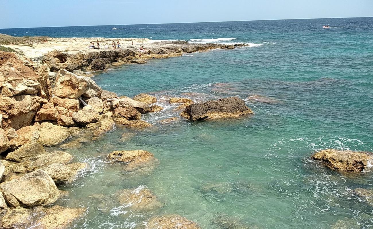 Foto de Cattapignula beach con piedra superficie