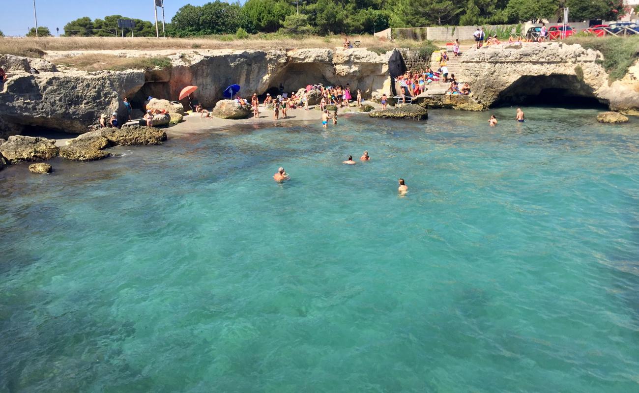 Foto de Nfucaciucci beach con piedra superficie