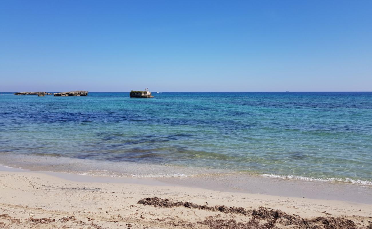 Foto de Spiaggia di Punta Cassano con arena brillante superficie