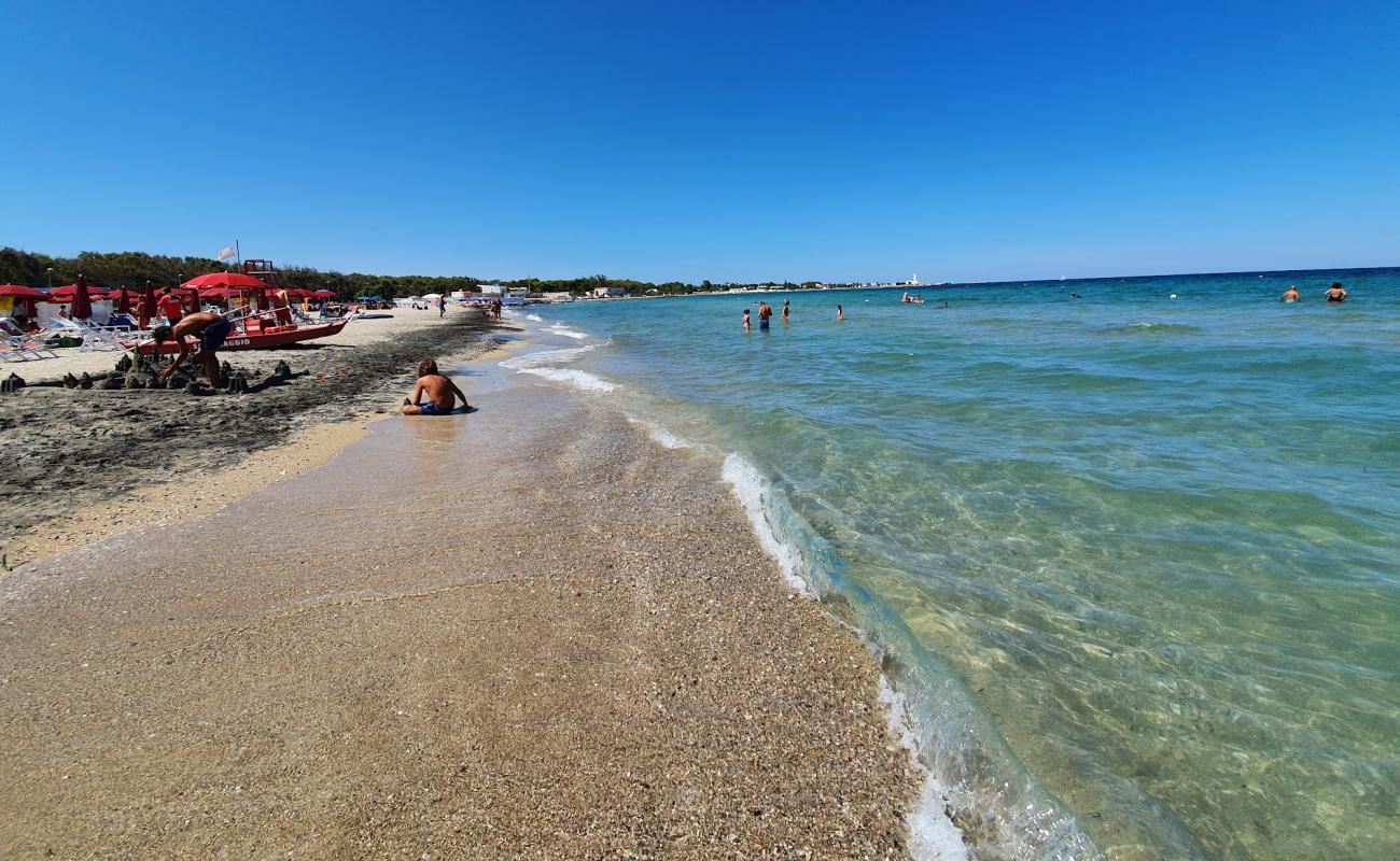 Foto de Lido Verde con arena brillante superficie