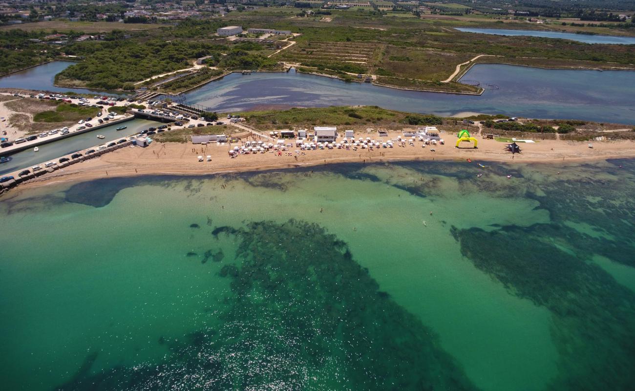 Foto de Istmo beach con arena brillante superficie