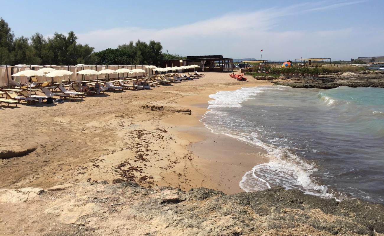 Foto de La Fonte beach con arena brillante superficie