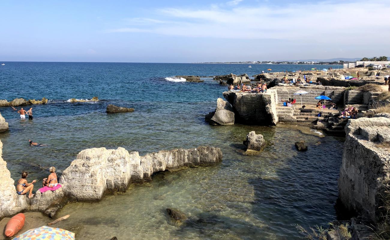 Foto de Torre Cintola beach con arena gris superficie