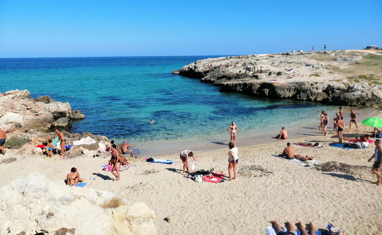 Foto de Cala Porto Bianco beach con arena gris superficie