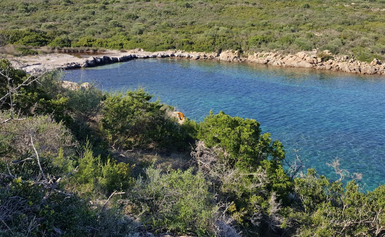 Foto de Cala dei Francesi con piedra superficie