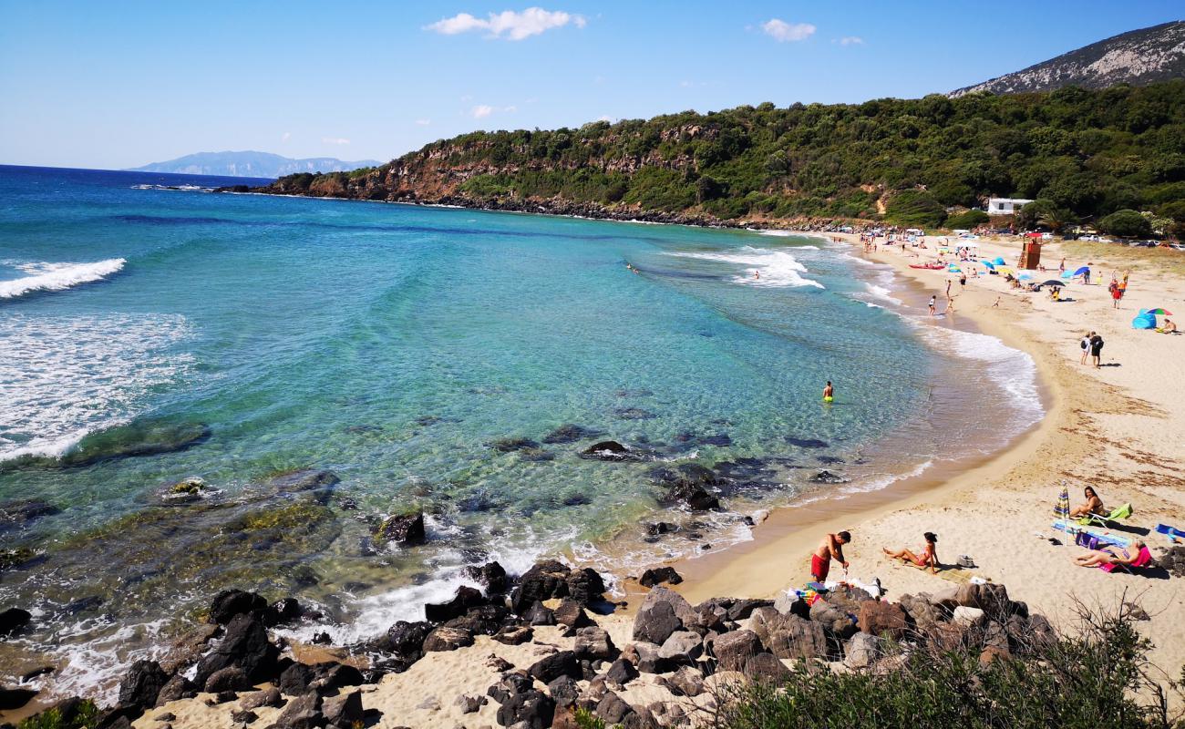 Foto de Playa Osalla con arena brillante superficie