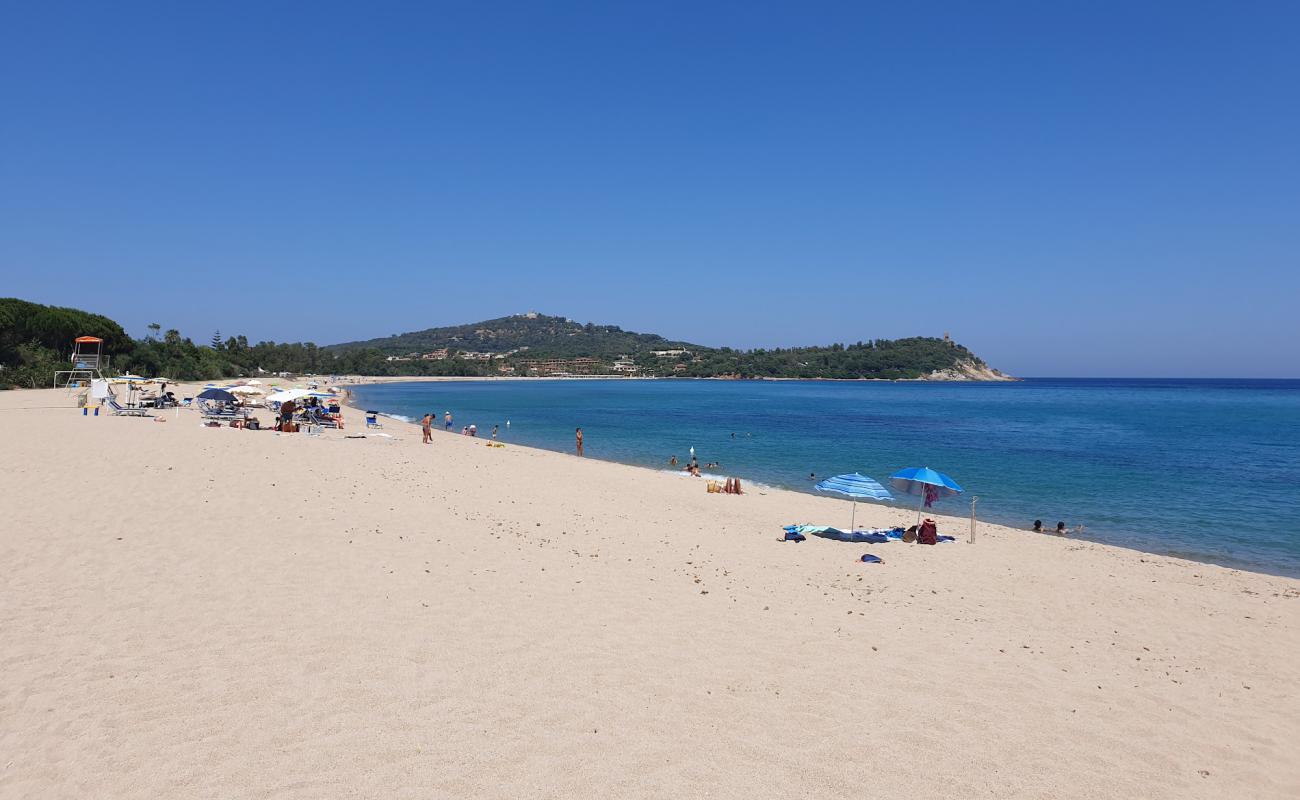 Foto de Spiaggia di Basaura con guijarro fino claro superficie