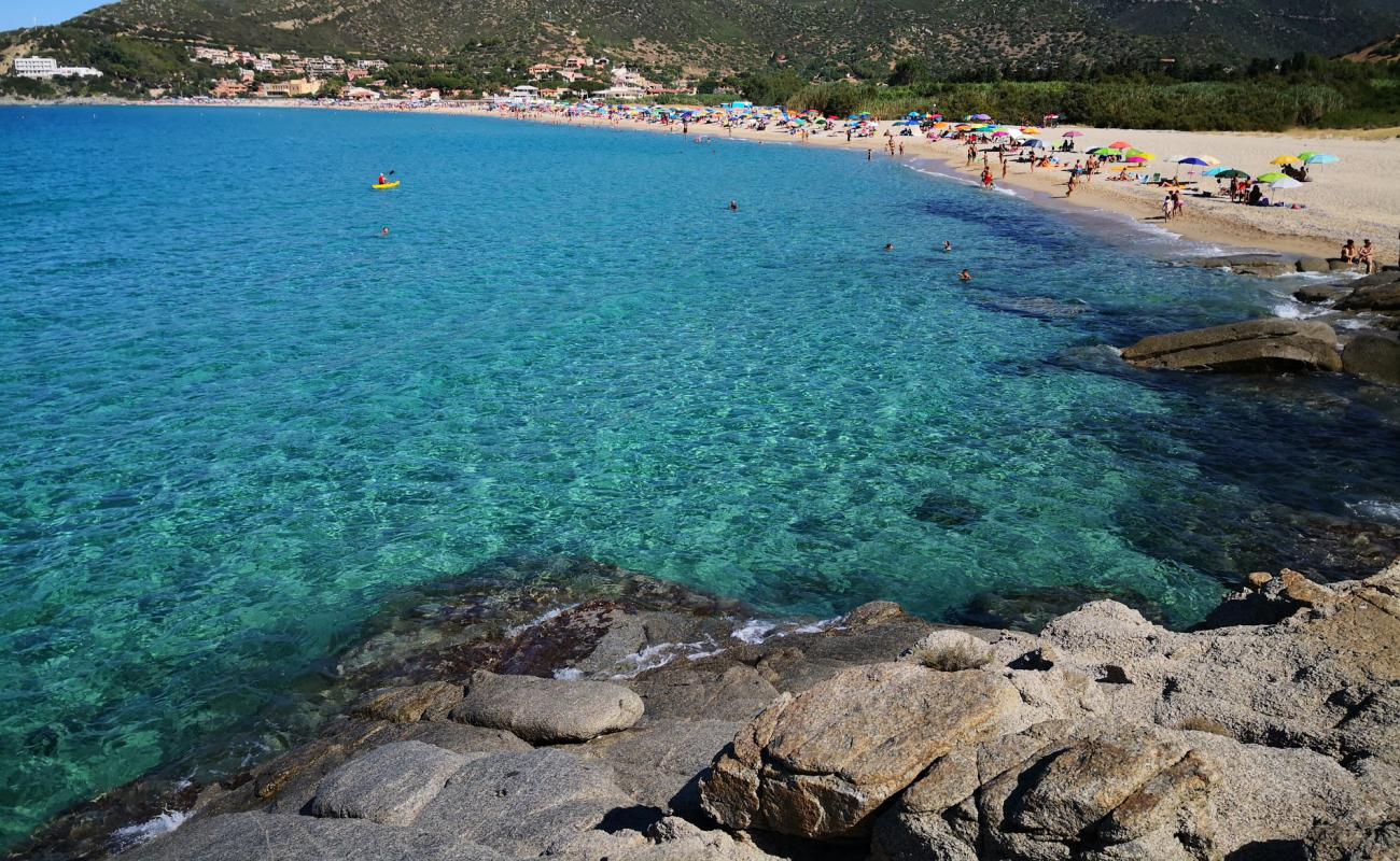 Foto de Playa Solanas con brillante arena fina superficie