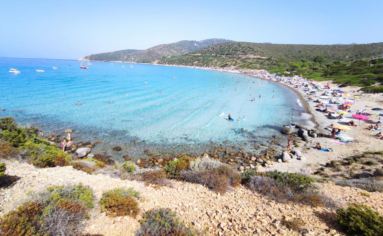 Foto de Spiaggia di Mari Pintau con guijarro ligero superficie