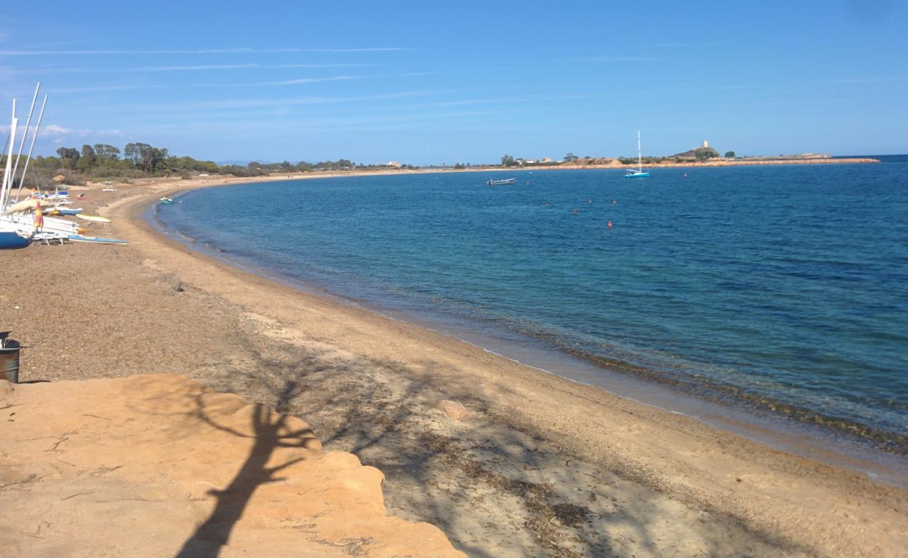 Foto de Spiaggia di Nora II con arena fina y guijarros superficie