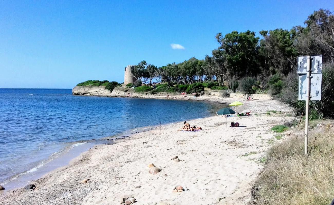 Foto de Spiaggia di Cala d'Ostia con arena fina y guijarros superficie