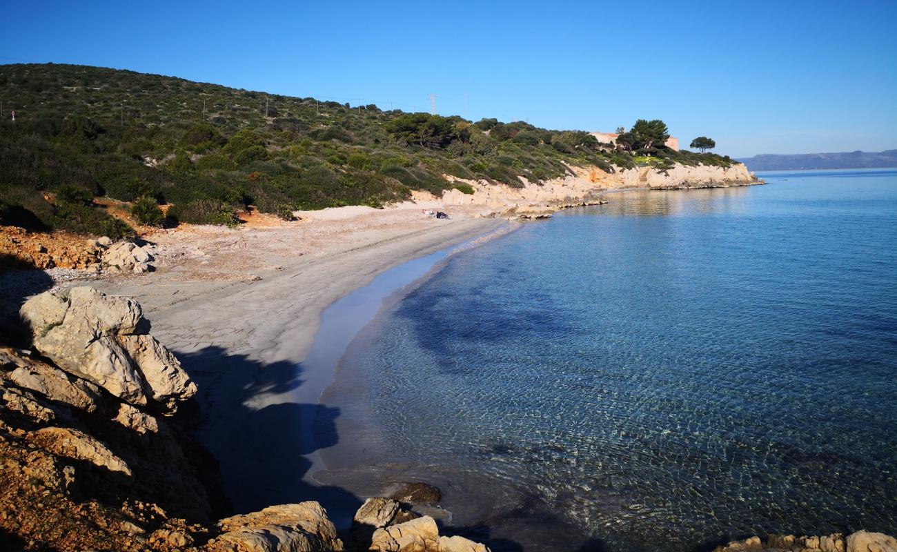 Foto de Portixeddu beach con arena fina y guijarros superficie