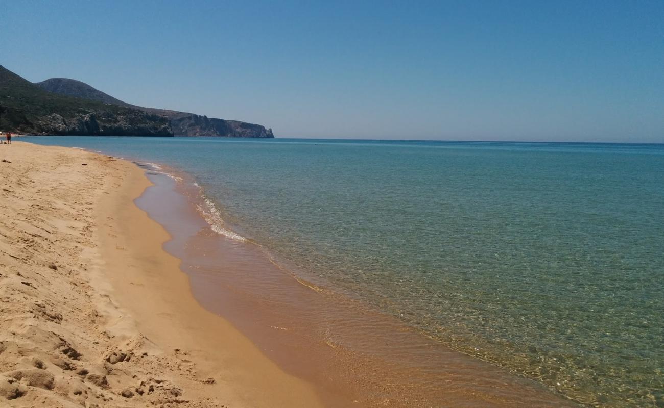 Foto de Playa Piccoli Pini con brillante arena fina superficie