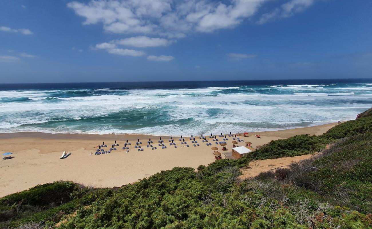 Foto de Playa Scivu con brillante arena fina superficie