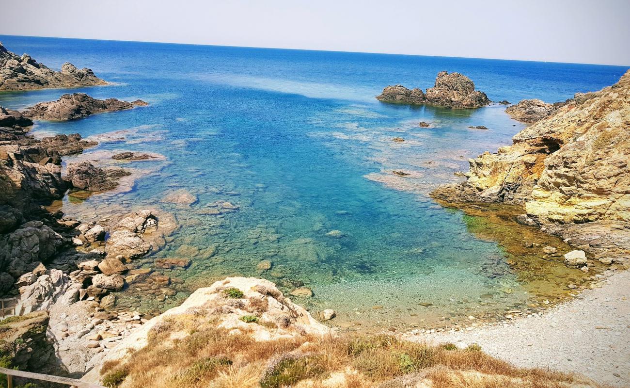 Foto de Cala Portu con piedra superficie