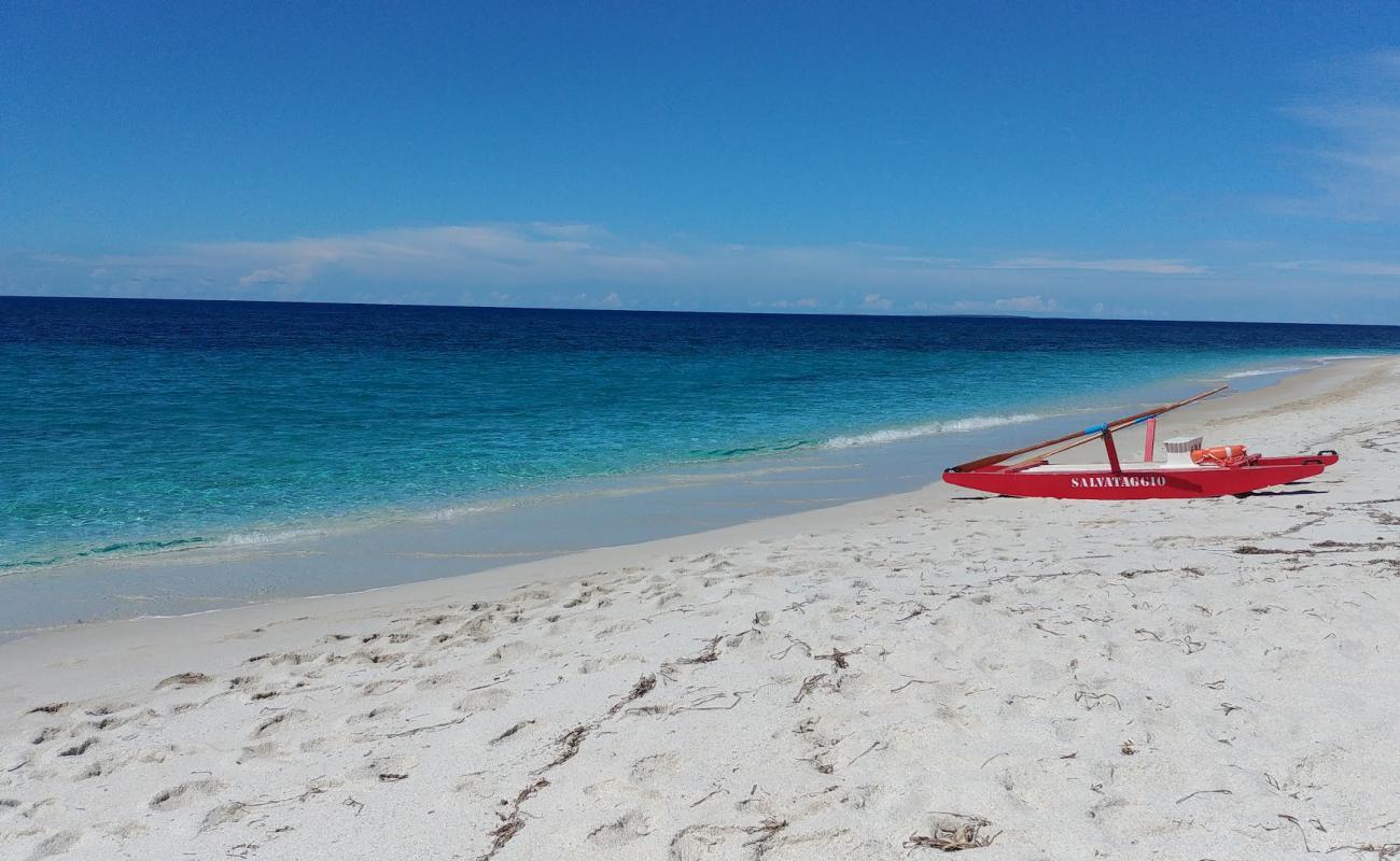 Foto de Playa Maimoni con brillante arena fina superficie