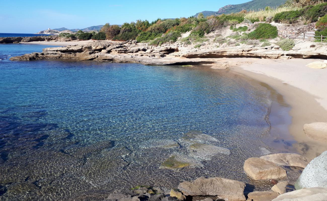 Foto de Spiaggia di S'Abba Druche con brillante arena fina superficie