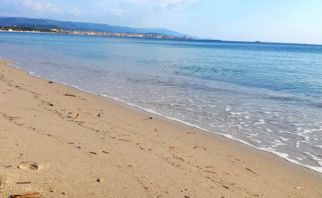 Foto de Playa María Pía con arena blanca superficie