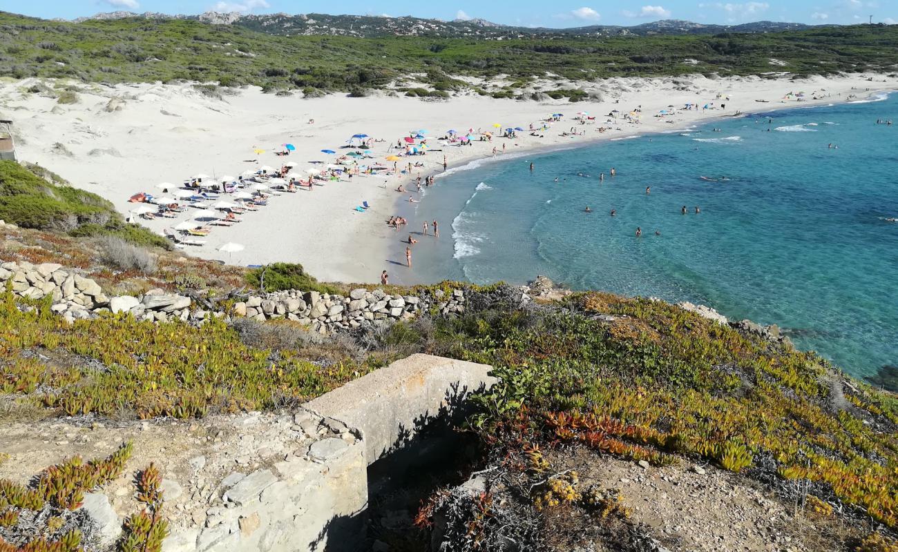 Foto de Spiaggia La Liccia con arena brillante superficie