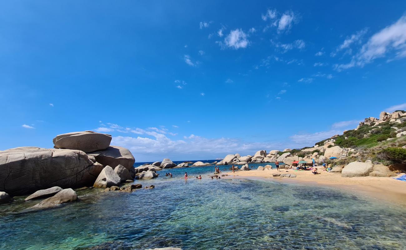 Foto de Playa Talmone con arena oscura superficie