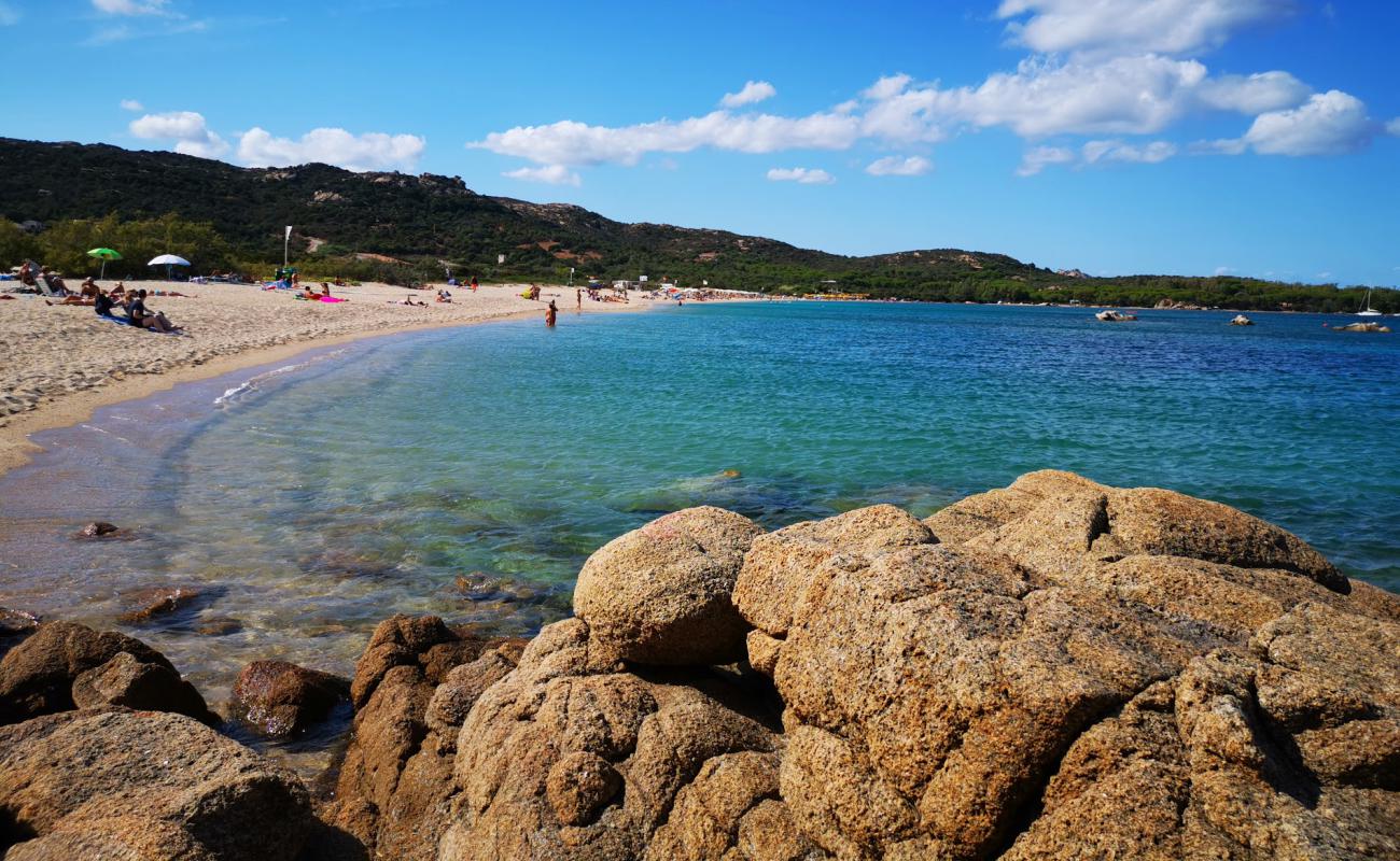 Foto de Playa Mannena con guijarro fino claro superficie