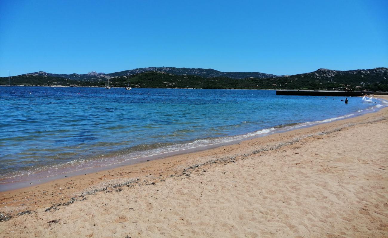 Foto de Spiaggia la conia con arena brillante superficie